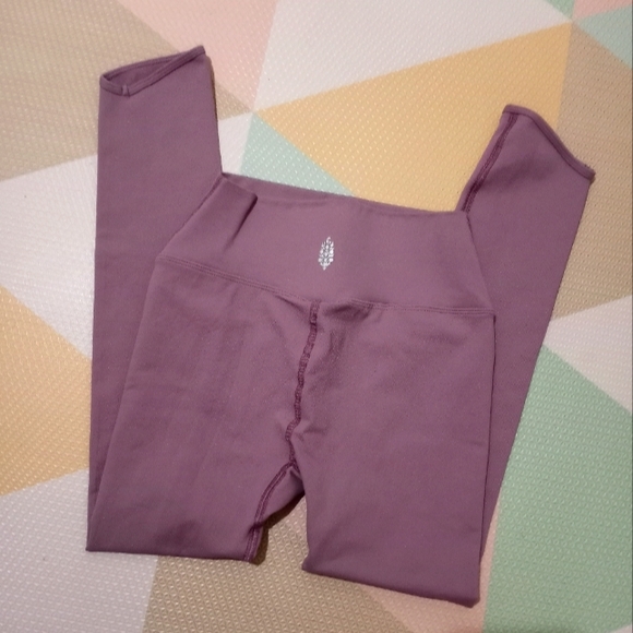 FP Movement by Free People Pants - FP MOVEMENT HIGHRISE CROP LEGGING XS/S